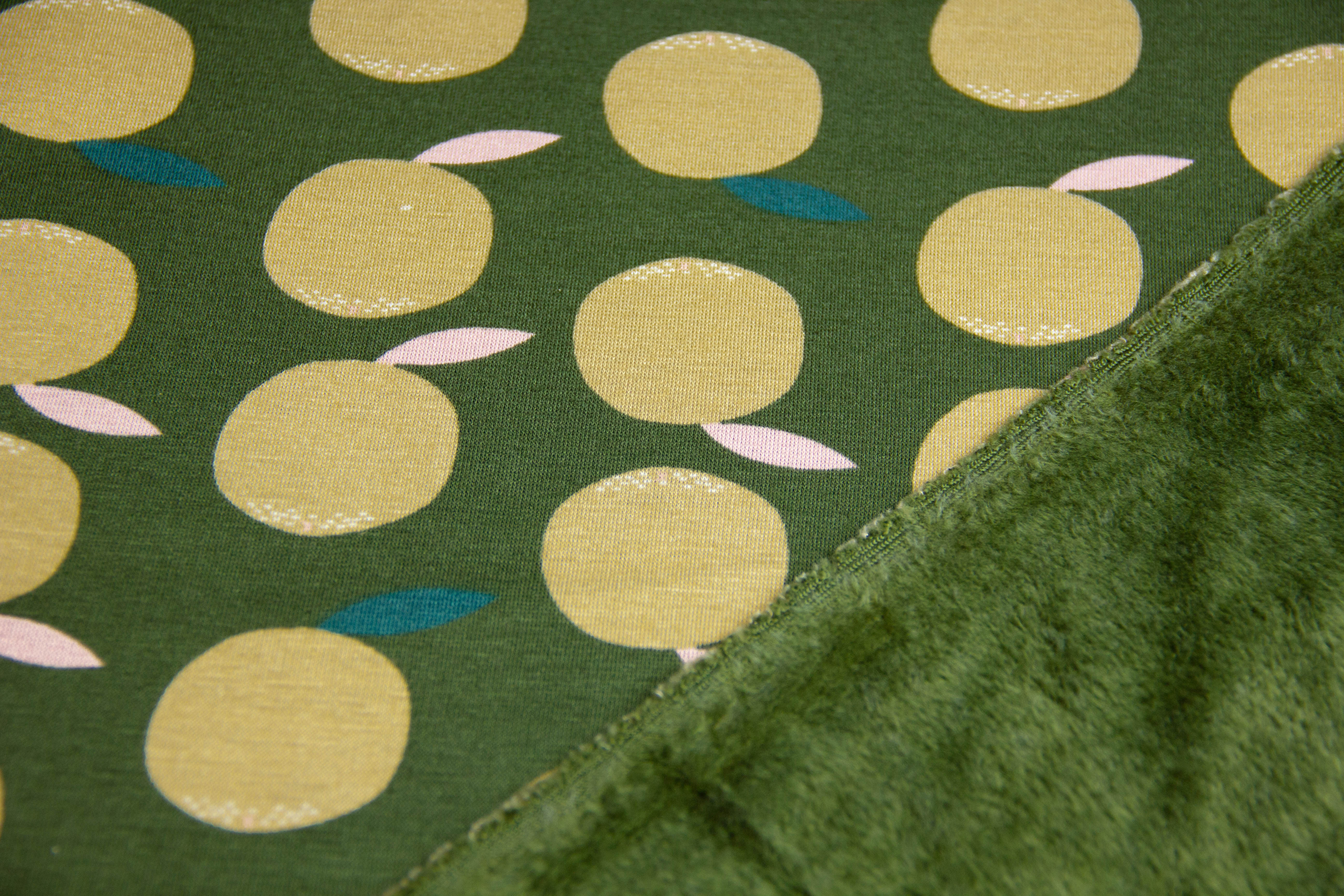 Alpenfleece mit Äpfeln, dunkelgrün, 0,5 m
