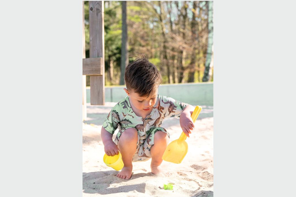 Badeanzugstoff, Bade Jersey, Swimwear, UPF50, Dinosaurier, hellgrün, 0,5 m