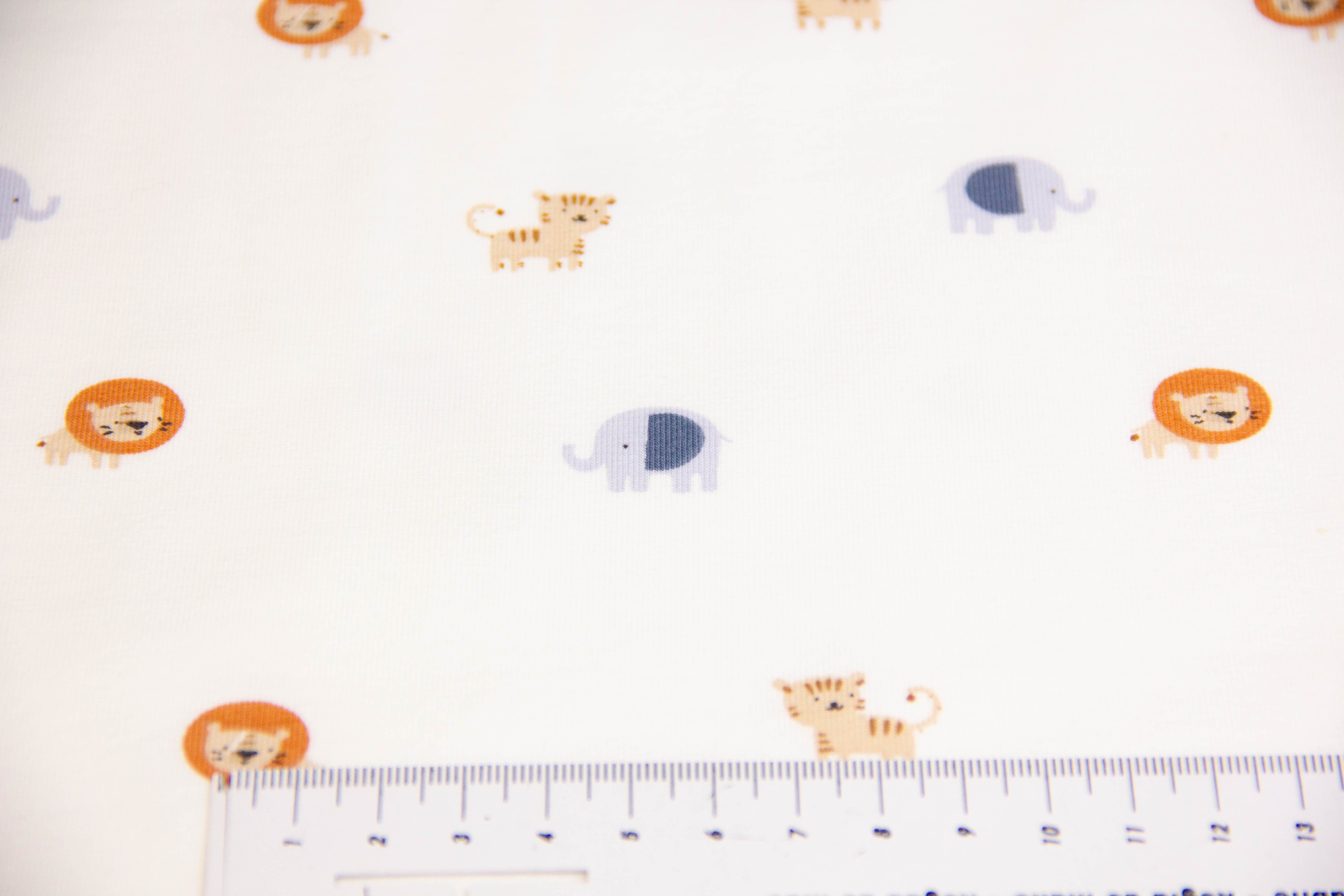 Jersey mit kleinen Safari Tieren, ecru, 0,5 m