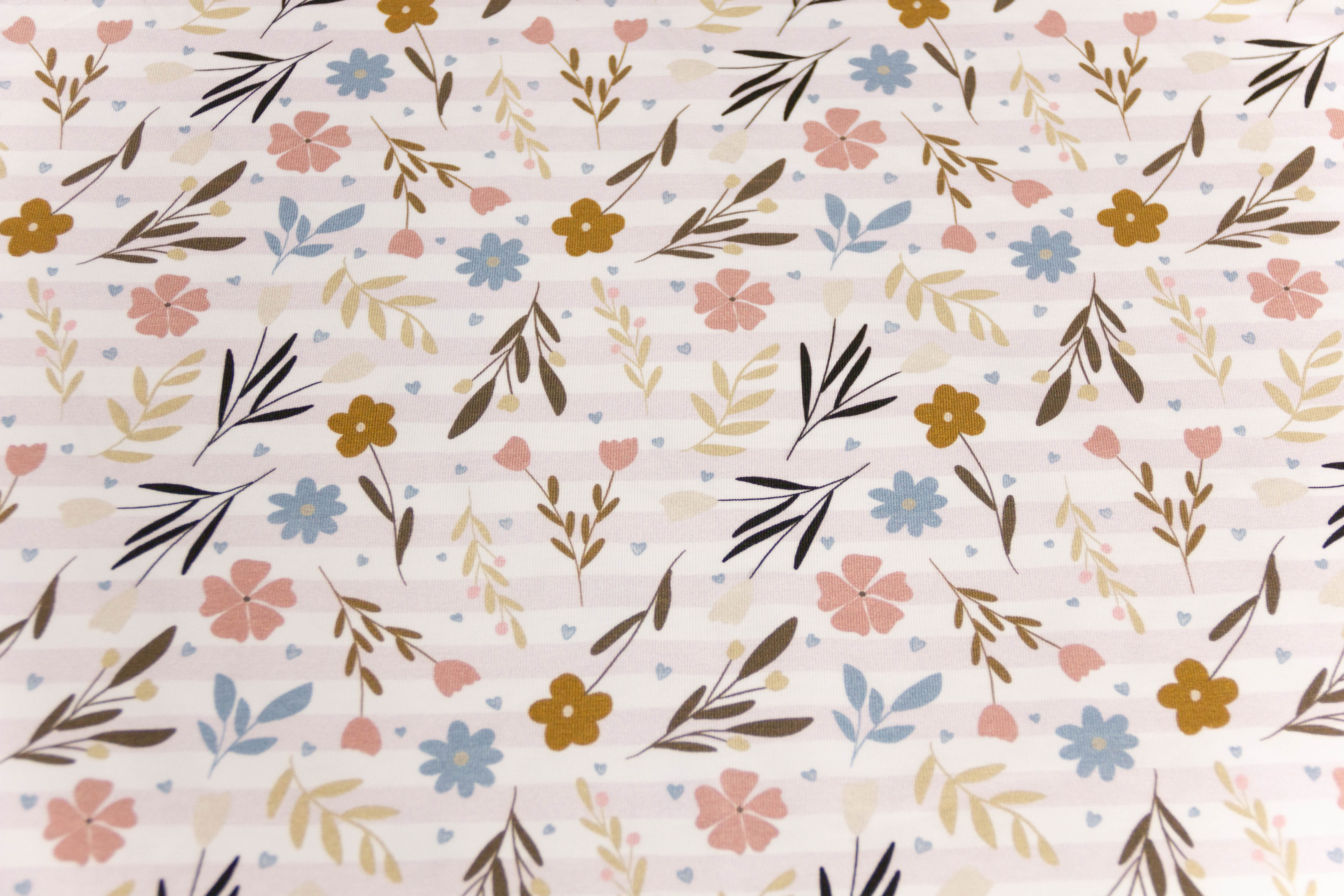 Restmenge 50 cm Jersey mit Blumen, Art.-Nr. 3984 , Fräulein von Julie, weiß