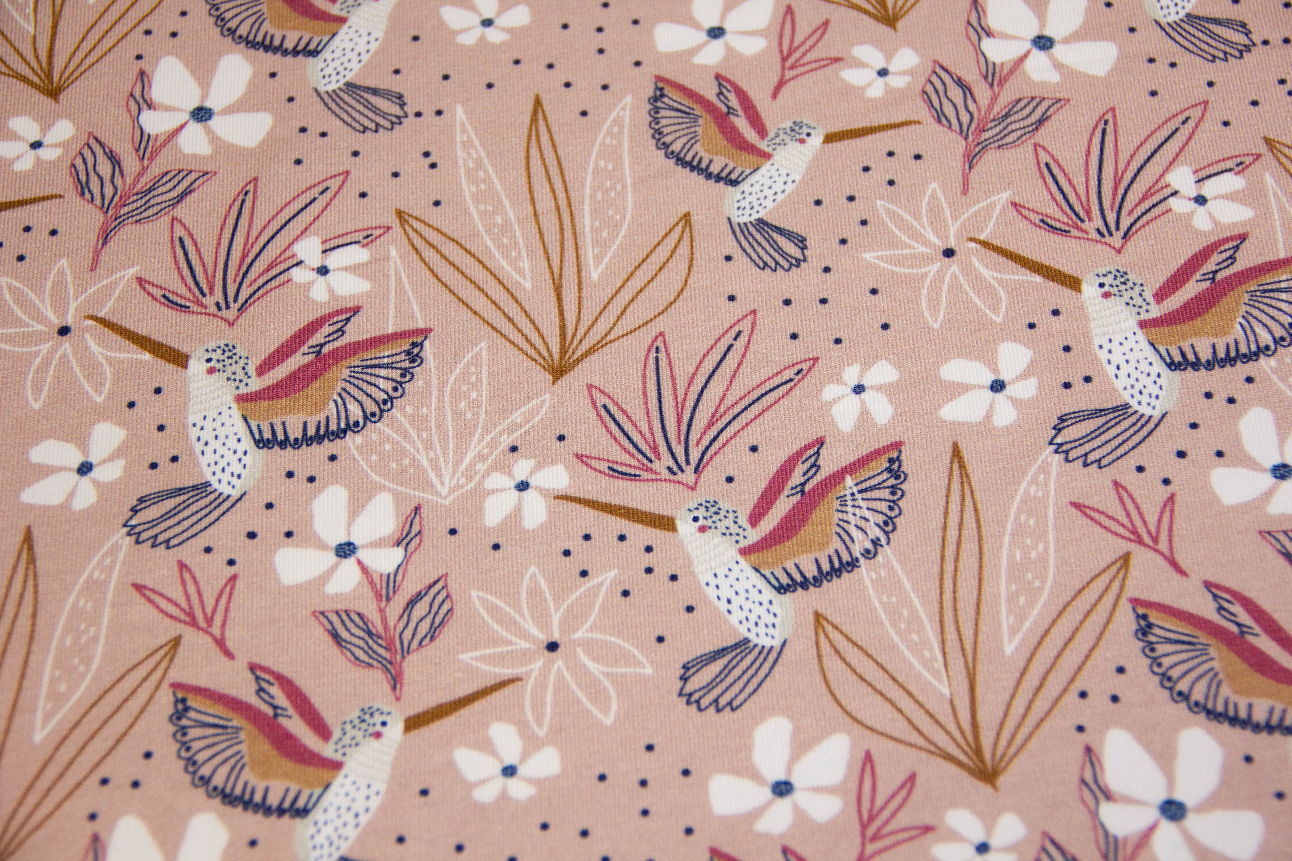 Jersey mit Kolibris und Blumen, altrosa, 0,5 m