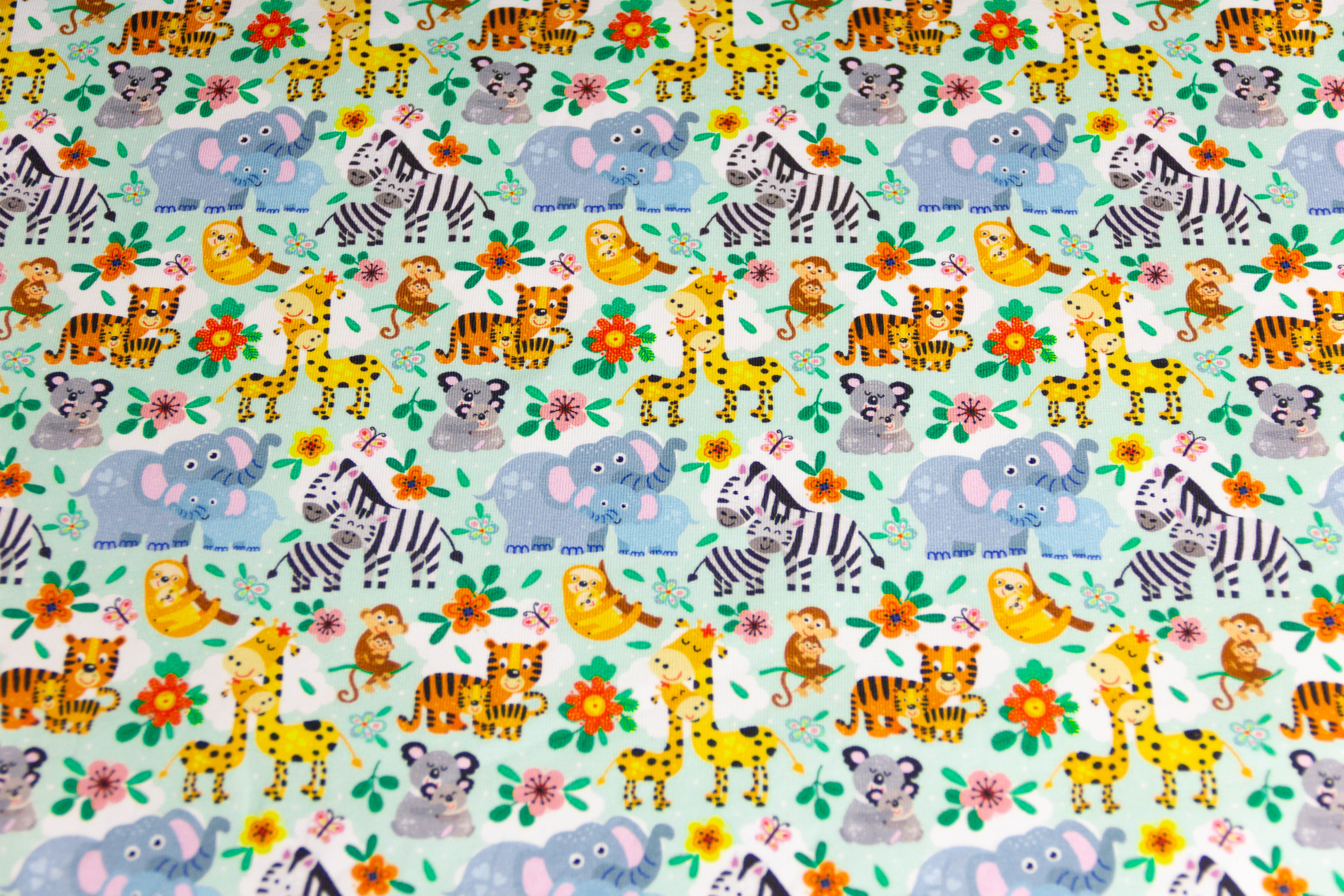 Jersey mit Zootieren, Elefanten, Giraffen, mintgrün, Artikel-Nr. FVJ-2328, Fräulein von Julie, 0,5 m