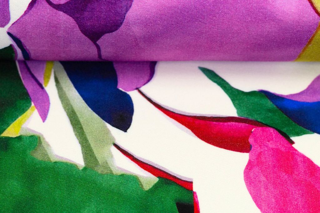 Viskose Webware, "Julia" by Swafing, große Blüten, bunt, 0,5 m