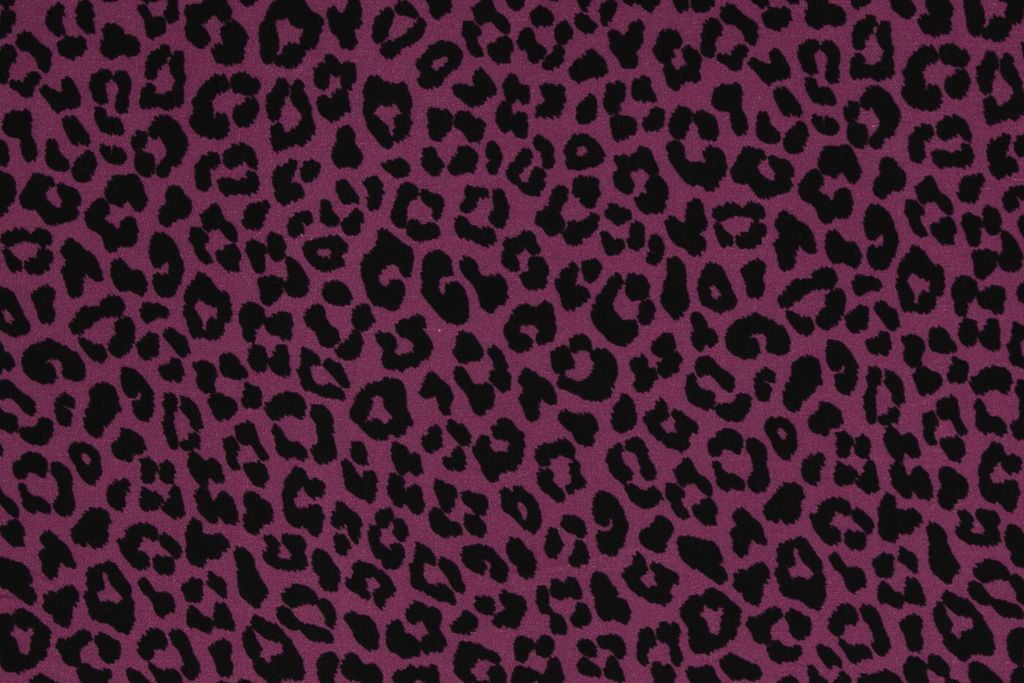 Viskose Webware, "Klara", Leo Print, beere, 0,5 m