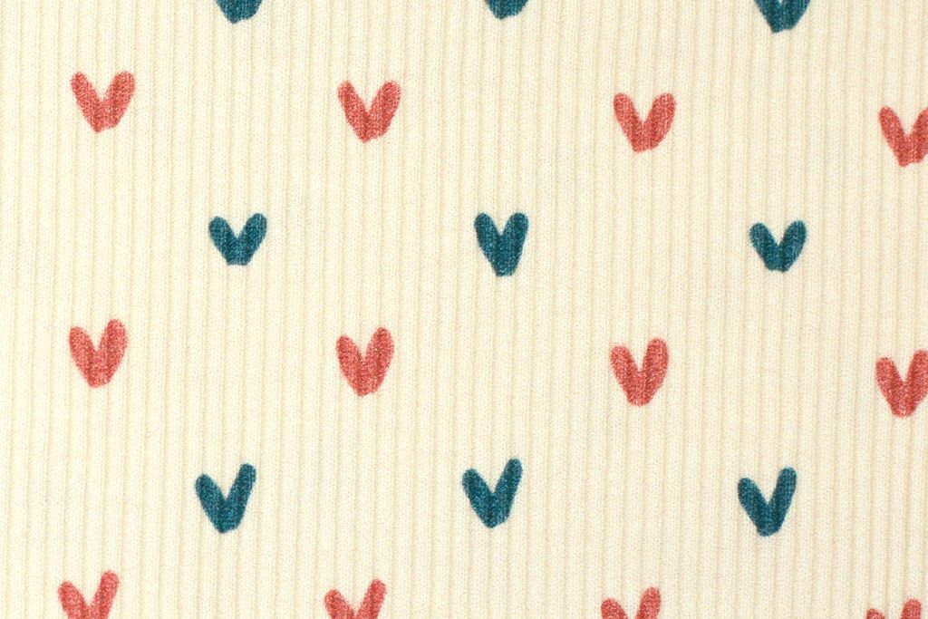 Rib Jersey, Rippjersey "Knitty" mit Herzen, naturweiß, blau, terracotta, 0,5 m