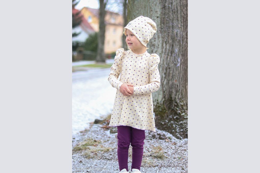 Rib Jersey, Rippjersey "Knitty" mit Herzen, naturweiß, lila, 0,5 m