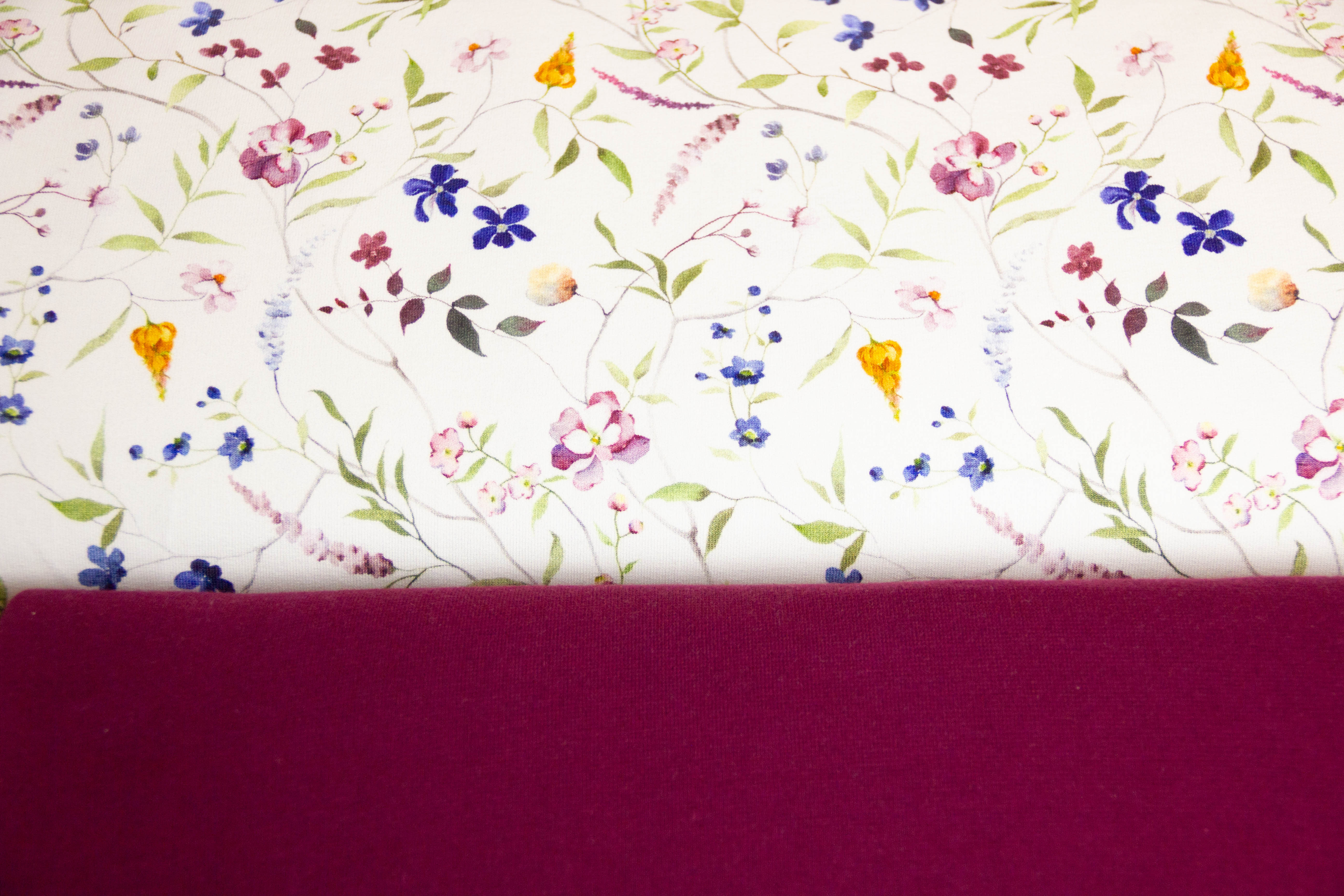 Stoffpaket French Terry + Bündchen mit Sommerblumen, wollweiß, bordeaux