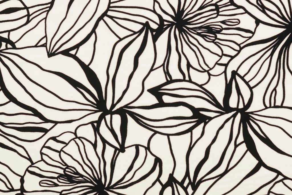 Viskose Webware mit Blumen, schwarz, naturweiß, 0,5 m