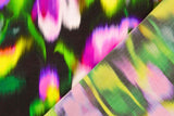 Viskose Satin mit Blumen, floral, Batik, grün, lila, 0,5 m