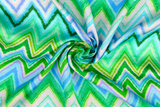 Viskose Satin mit Zickzack Muster, grün, 0,5 m