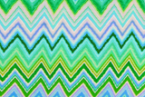 Viskose Satin mit Zickzack Muster, grün, 0,5 m