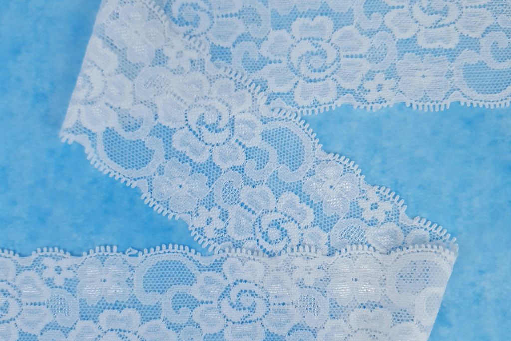 Elastische Spitze, weiß, 0,5 m