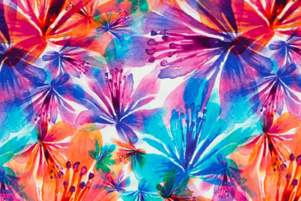 Restmenge 60 cm Viskose Jersey mit großen Blüten, weiß, bunt