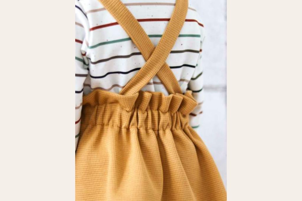 Papierschnittmuster "Paperbag-Rock und Latzkleid" von Lybstes (Gr. 68-128)