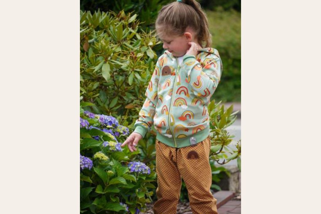 Papierschnittmuster "Sweatjacke" von Lybstes (Gr. 50-146)