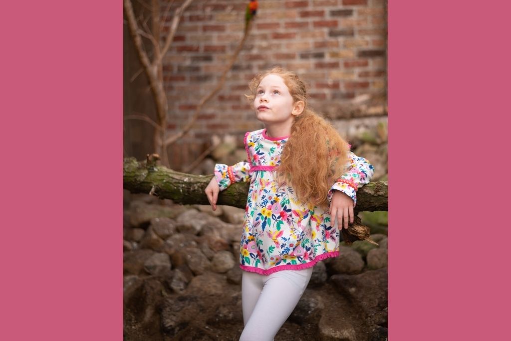 Jersey mit Blumen und Vögeln, weiß, 0,5 m