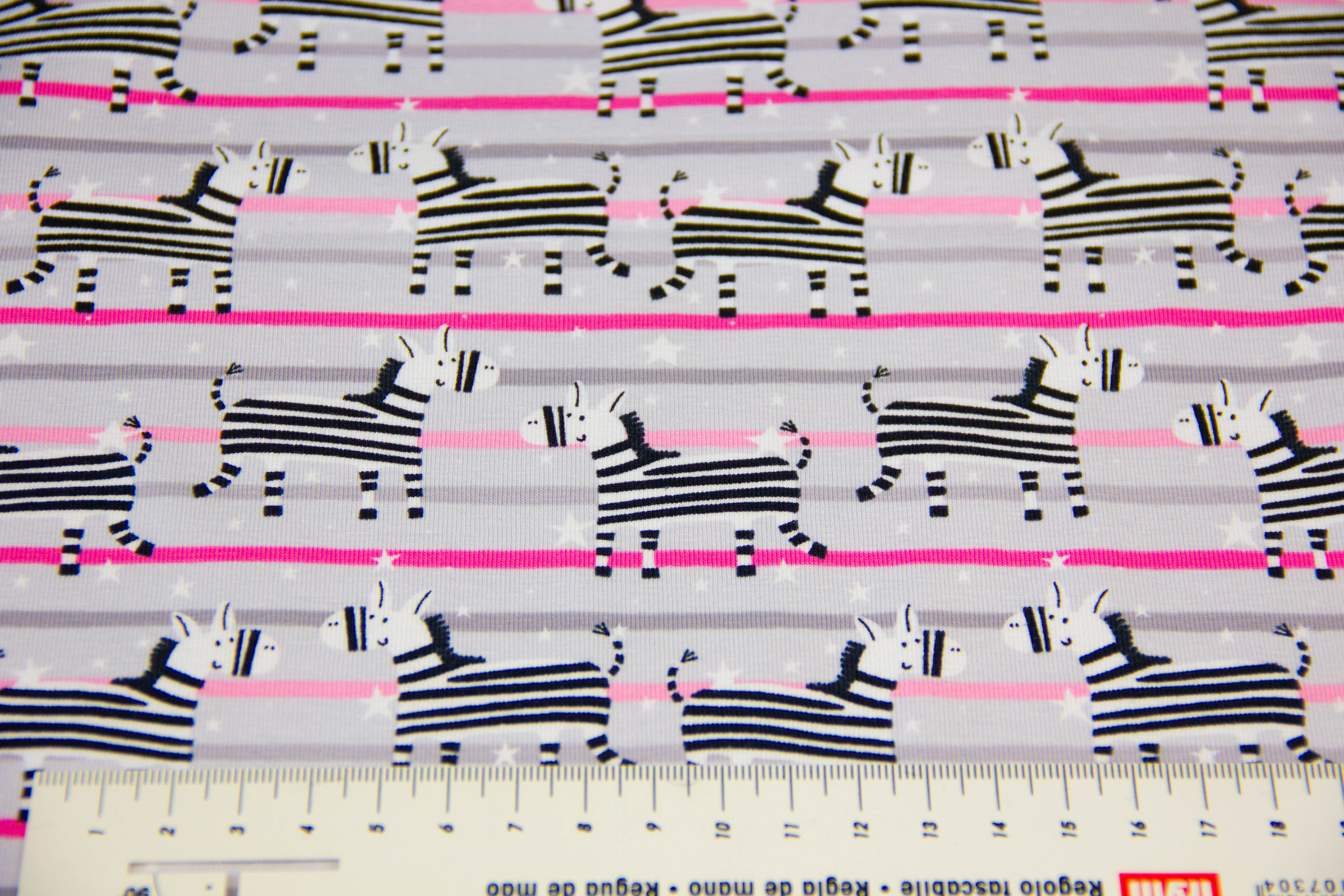 Jersey mit Zebras, pink, grau, 0,5 m